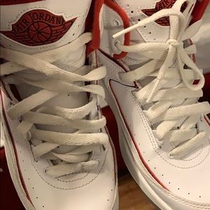 Jordan 2’s red and white no box size 5y